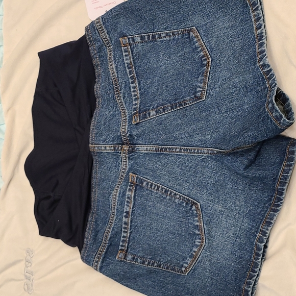 Maternity Shorts - Picture 5 of 5